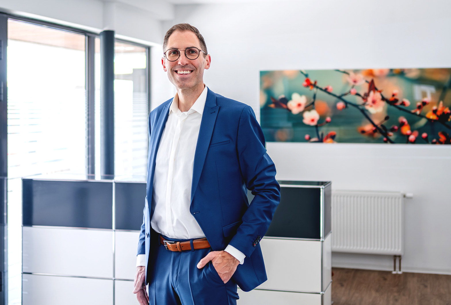 Notar Peter Gebhard in seinem Buero
