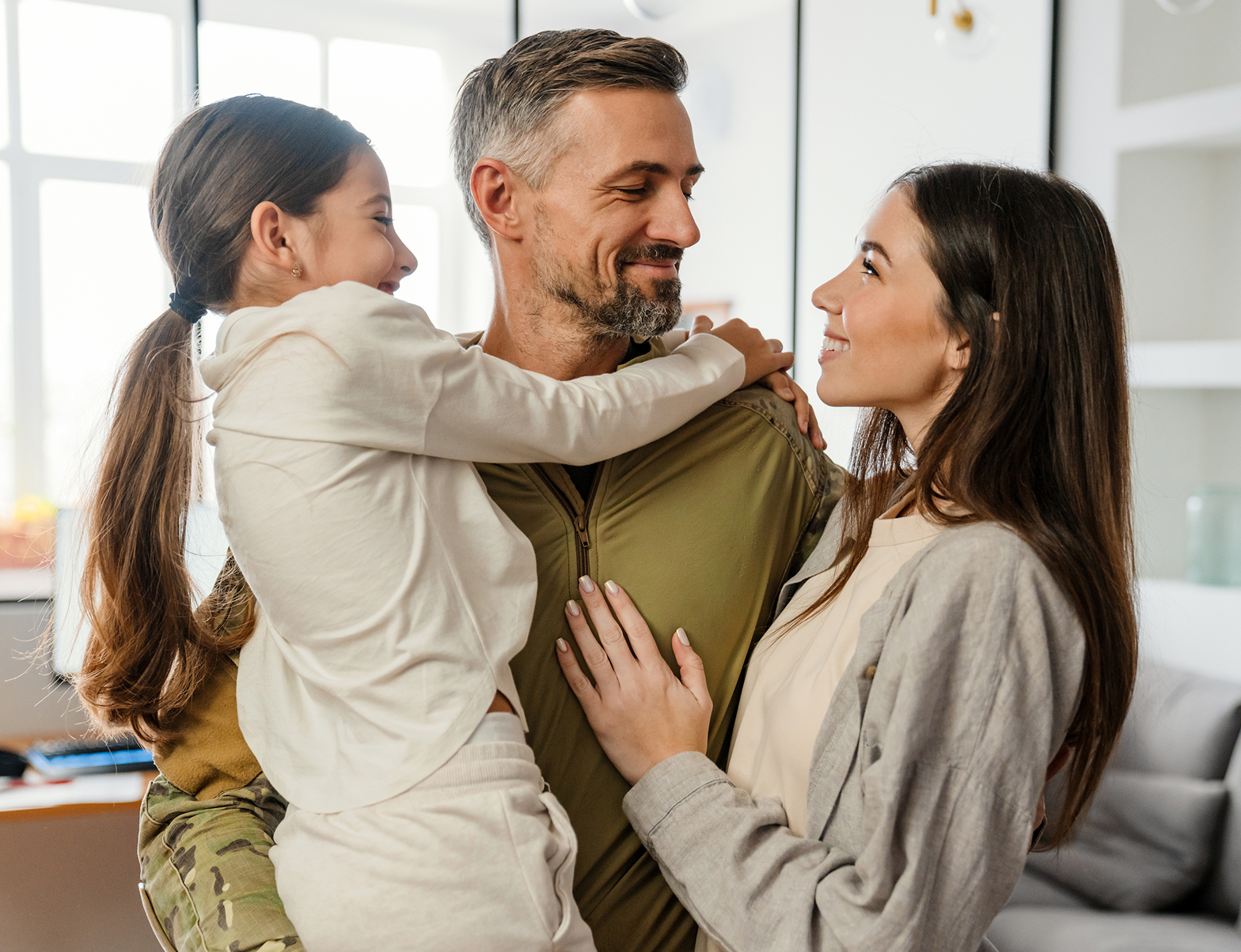 Familie im Gespräch zum Familienrecht