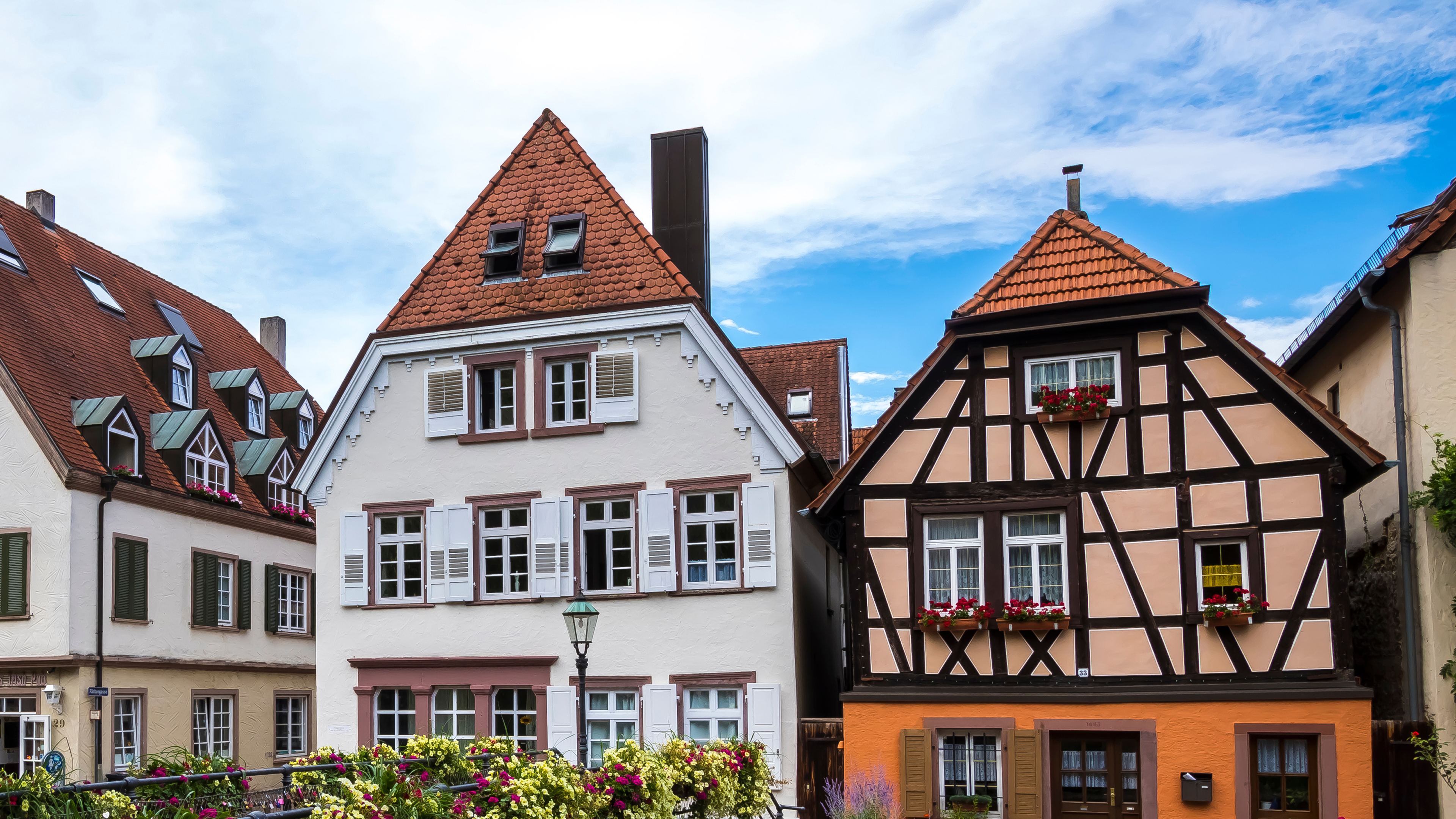 Altstadtmotiv als Hintergrund für Immobilienrecht